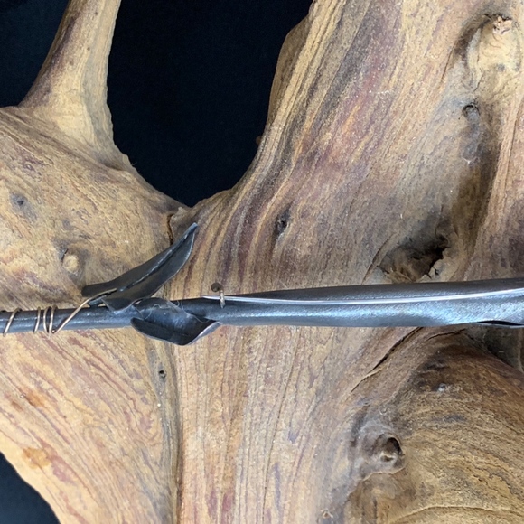 Sculpted Designer Pin - Picture 4 of 6